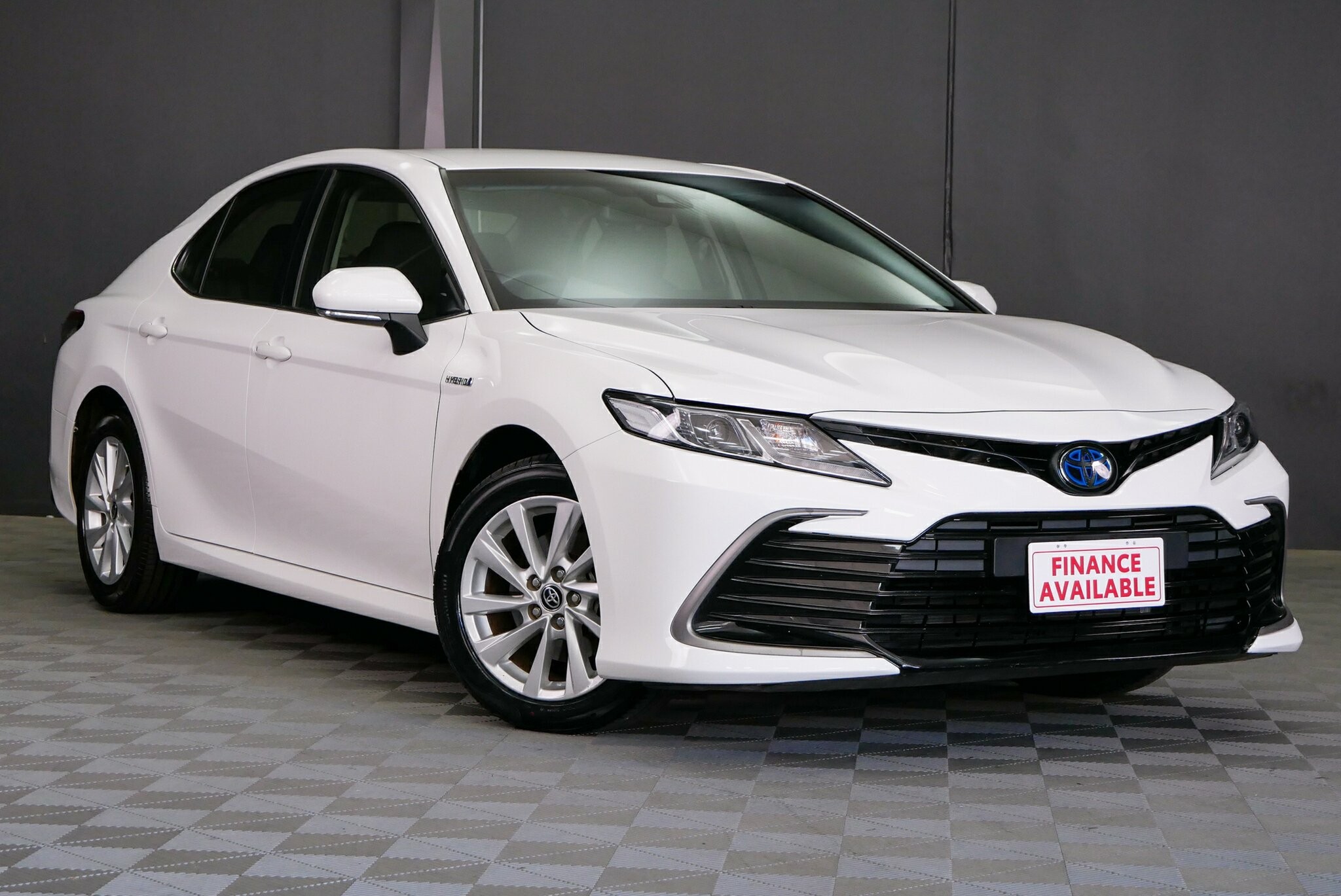 Toyota Camry image 1