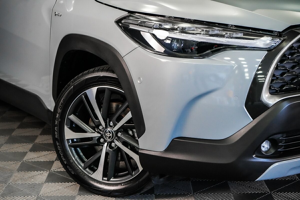 Toyota Corolla Cross image 2