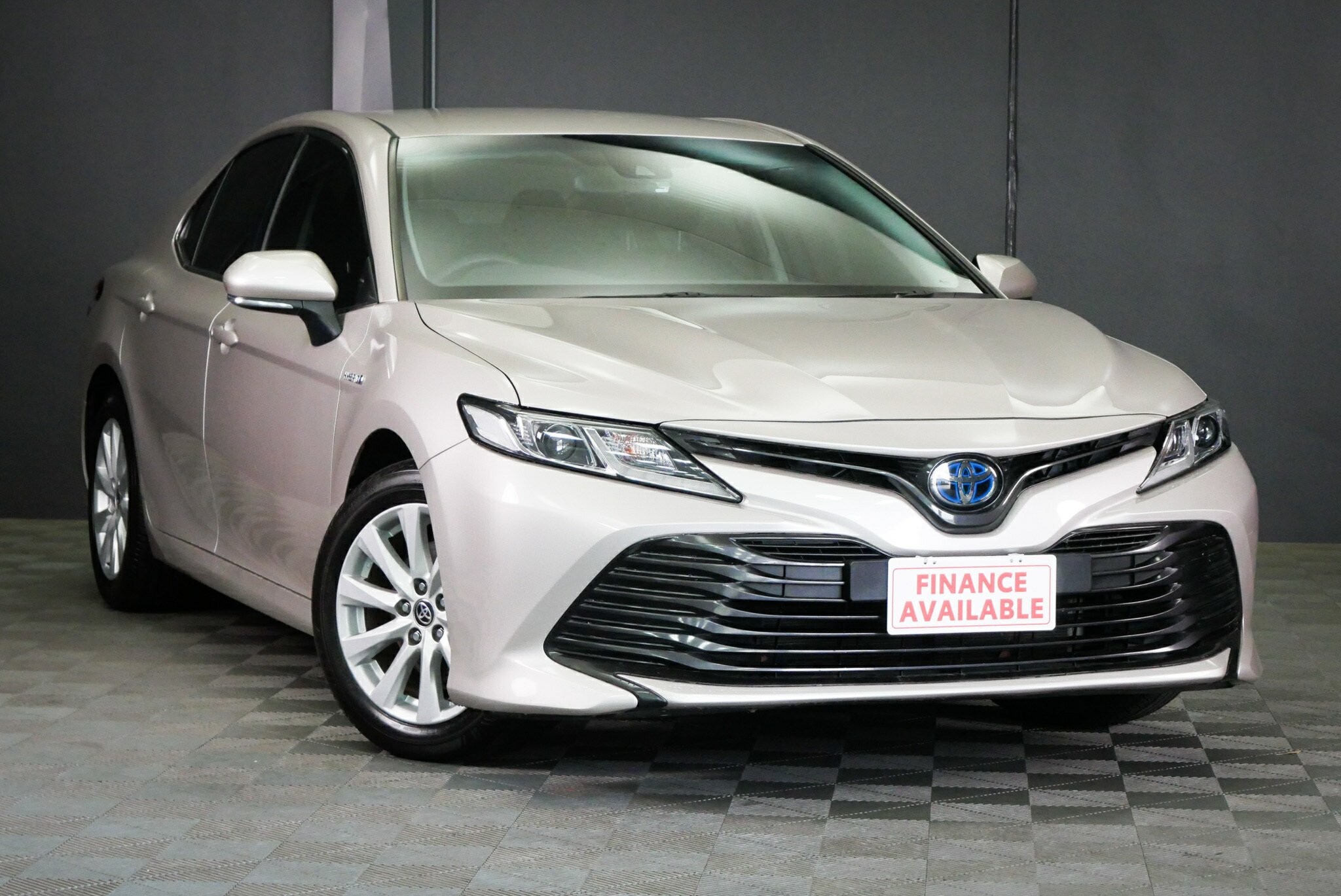 Toyota Camry image 1