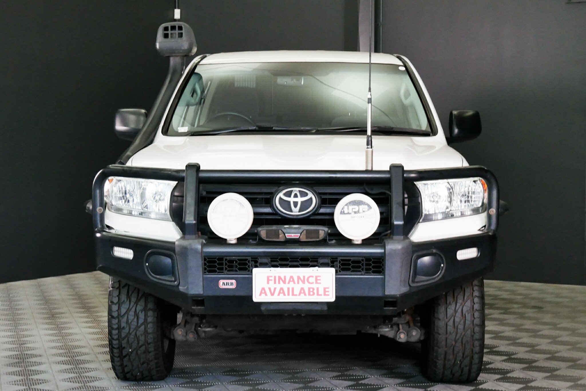 Toyota Landcruiser image 2