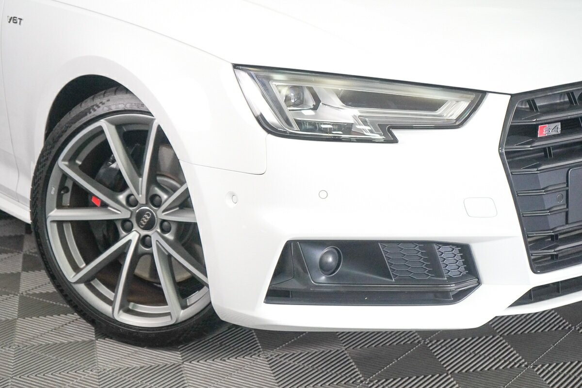 Audi S4 image 2