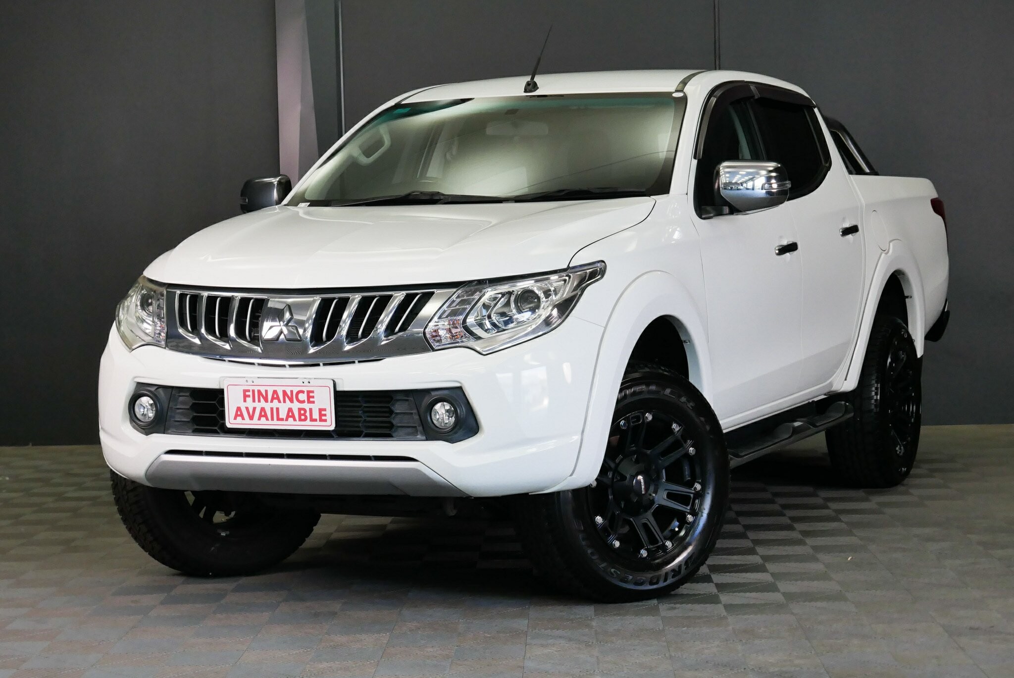 Mitsubishi Triton image 3