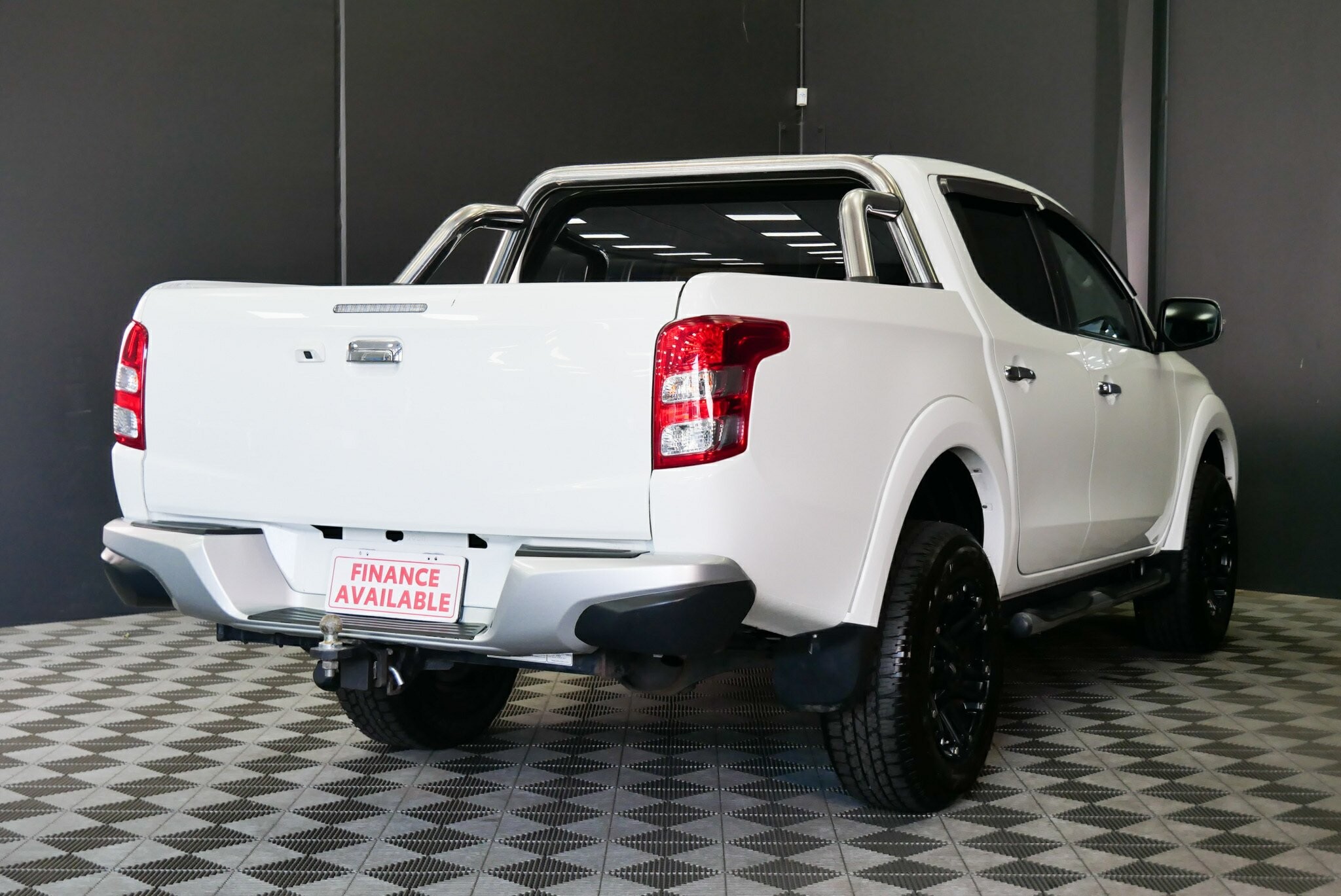 Mitsubishi Triton image 4