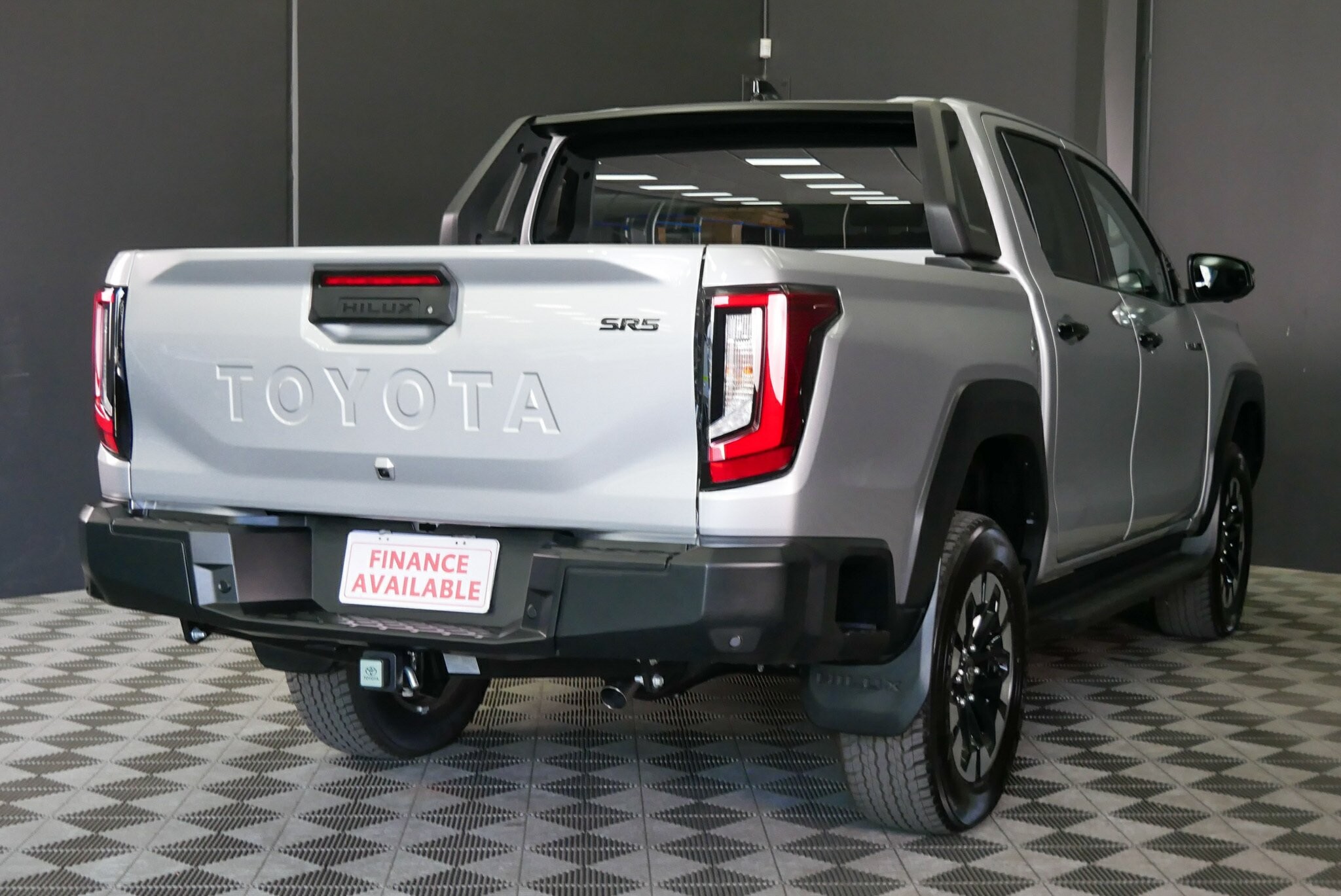 Toyota Hilux image 4