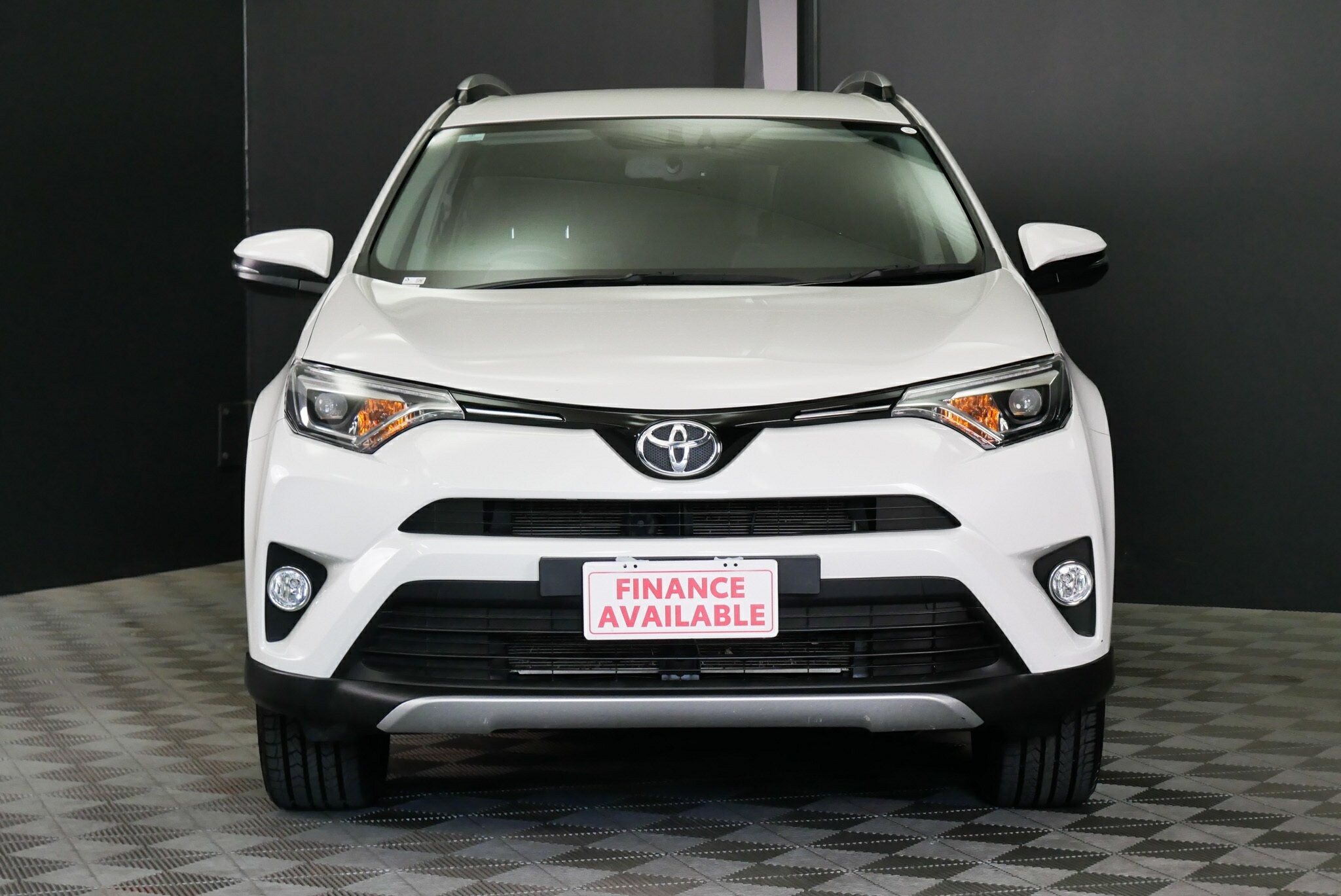 Toyota Rav4 image 2