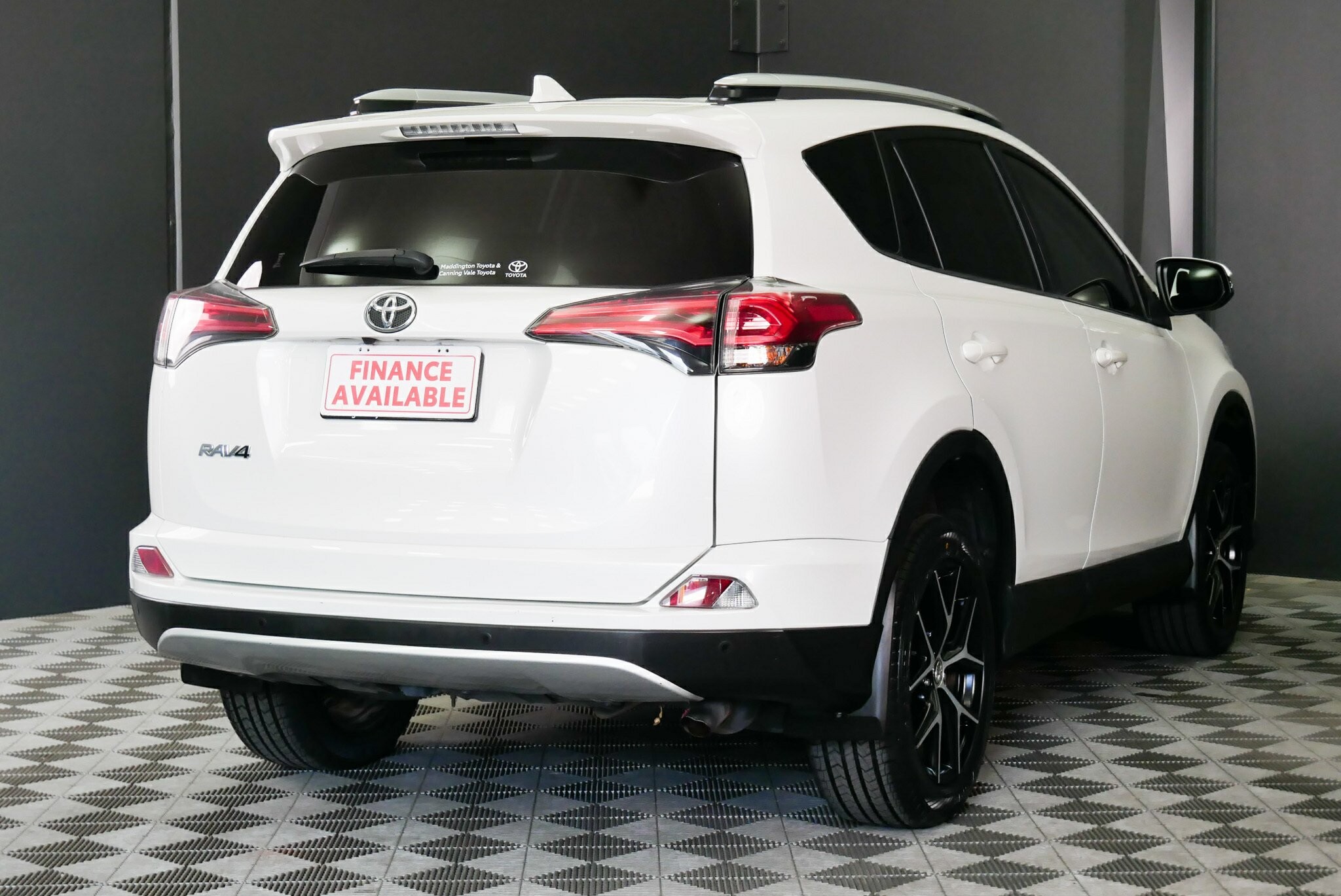 Toyota Rav4 image 4