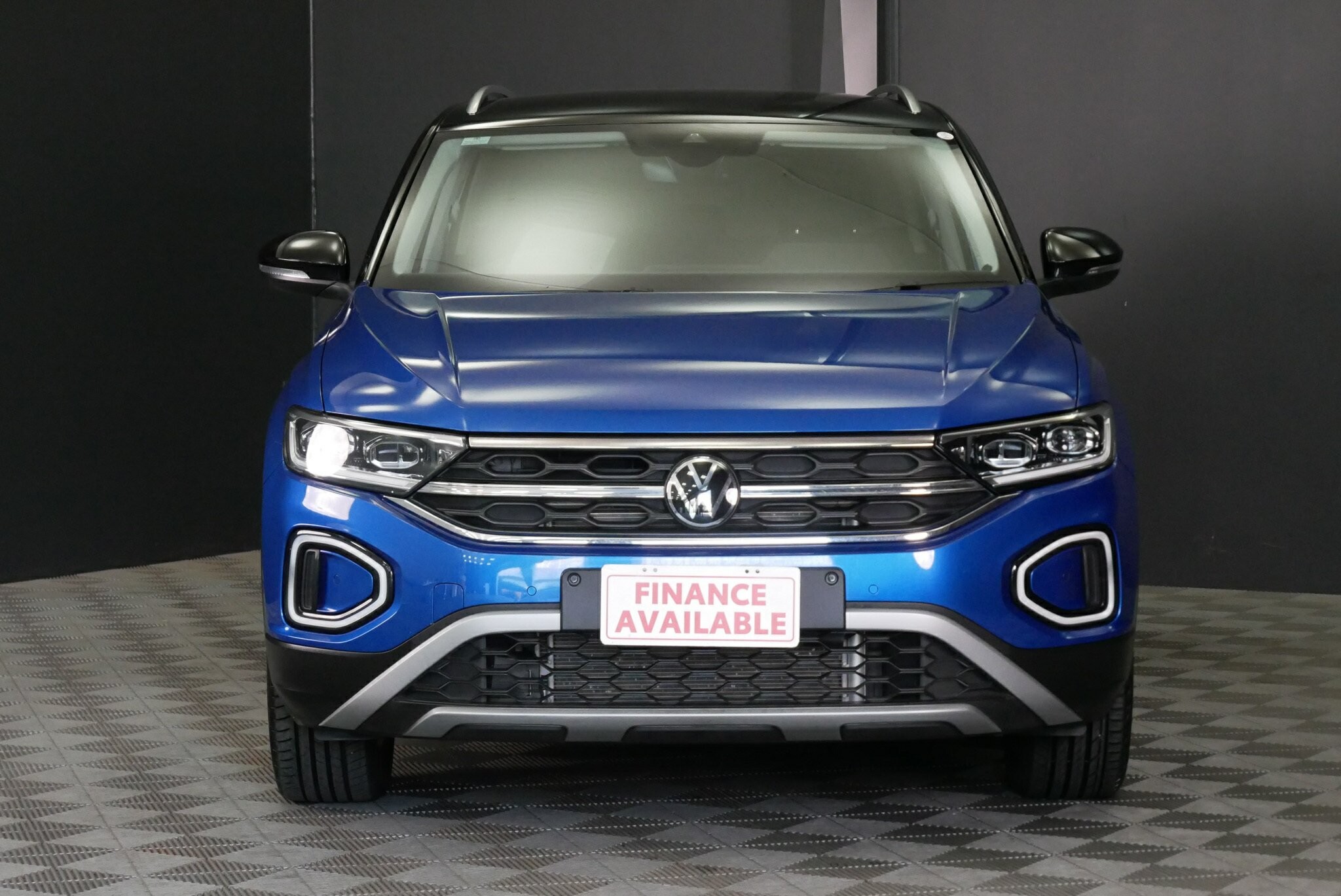 Volkswagen T-roc image 2