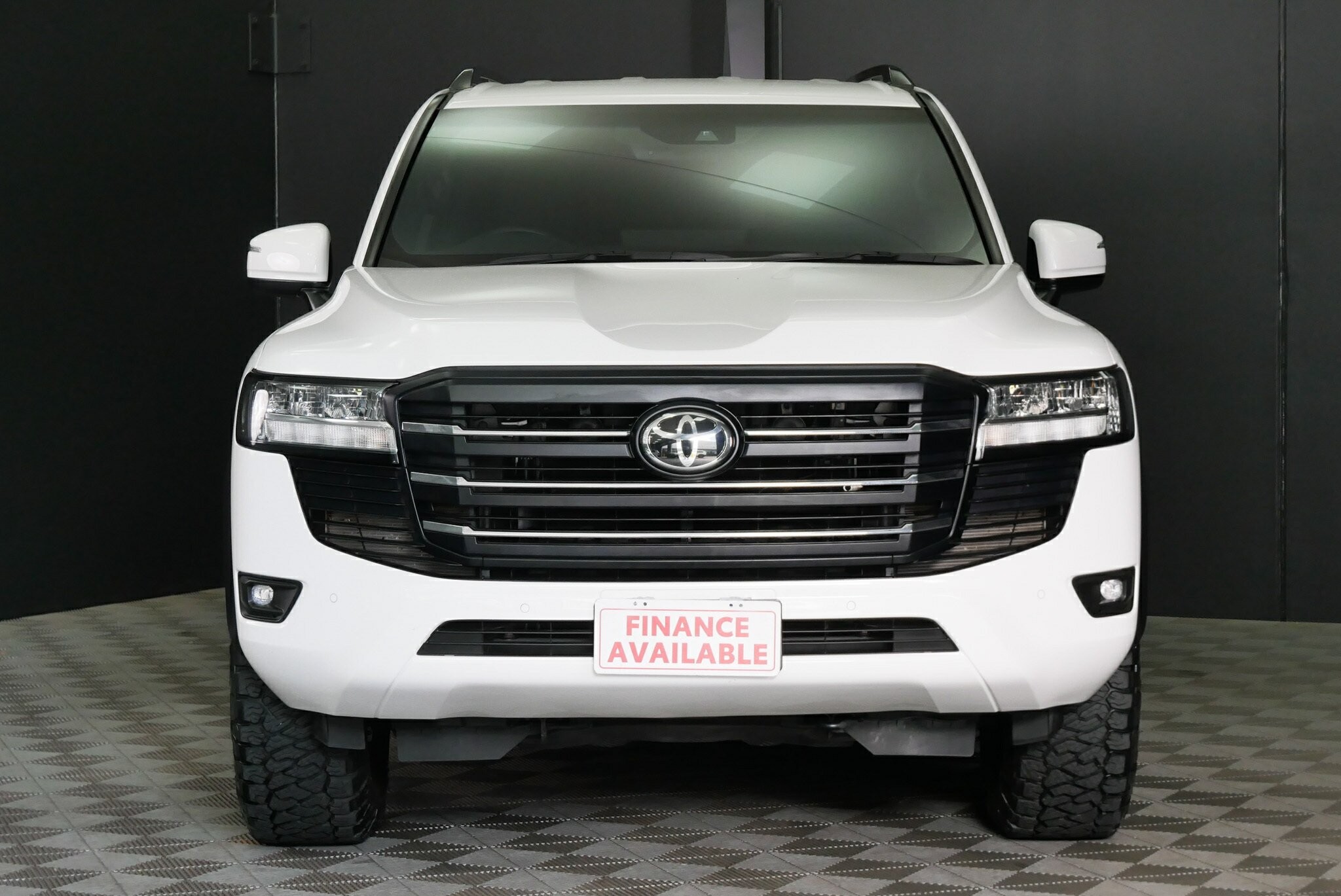 Toyota Landcruiser image 2