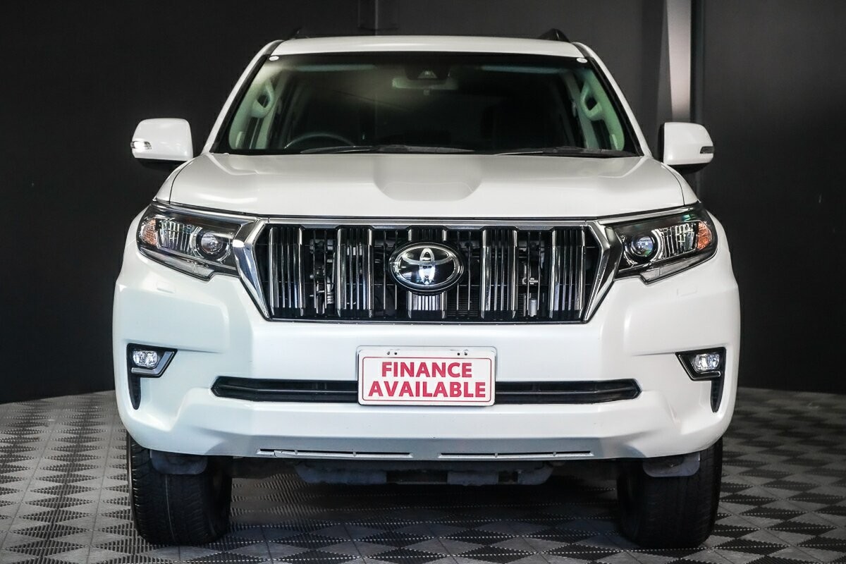 Toyota Landcruiser Prado image 3