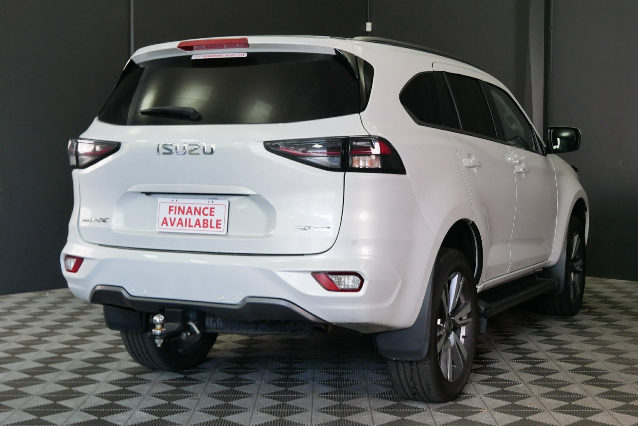 Isuzu Mu-x image 4