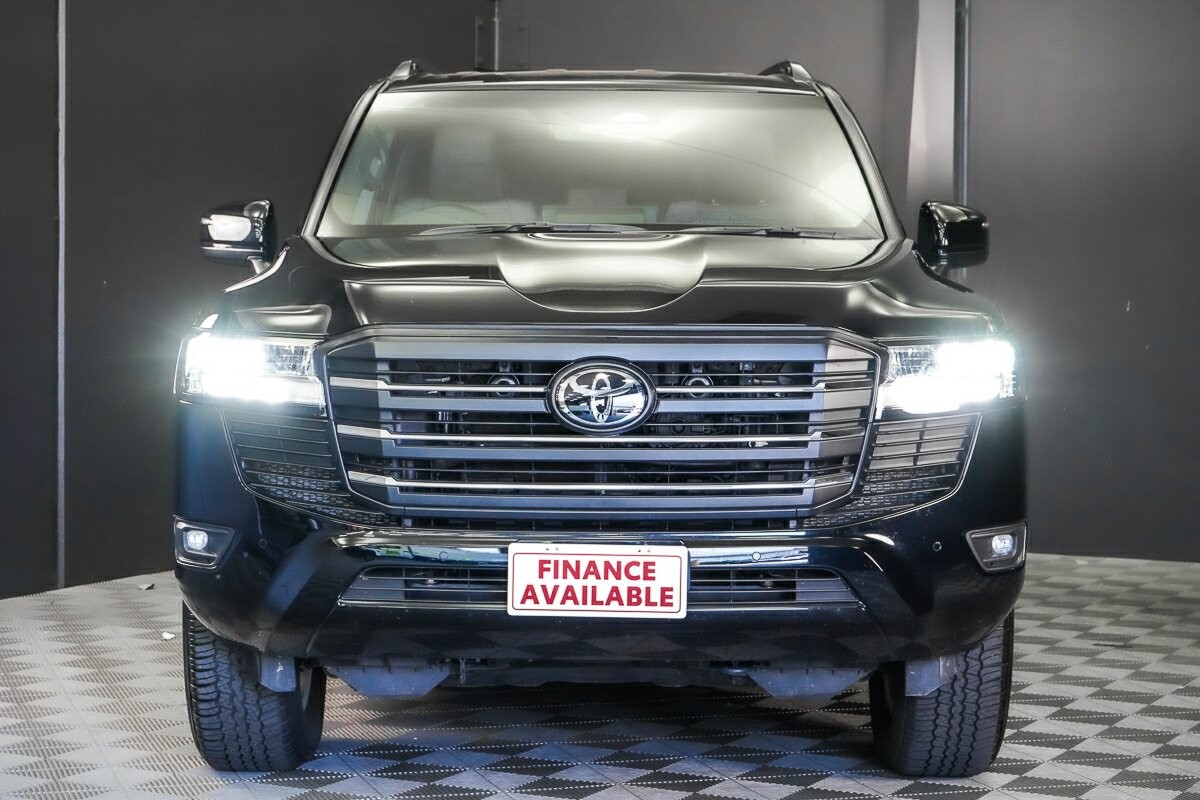 Toyota Landcruiser image 3