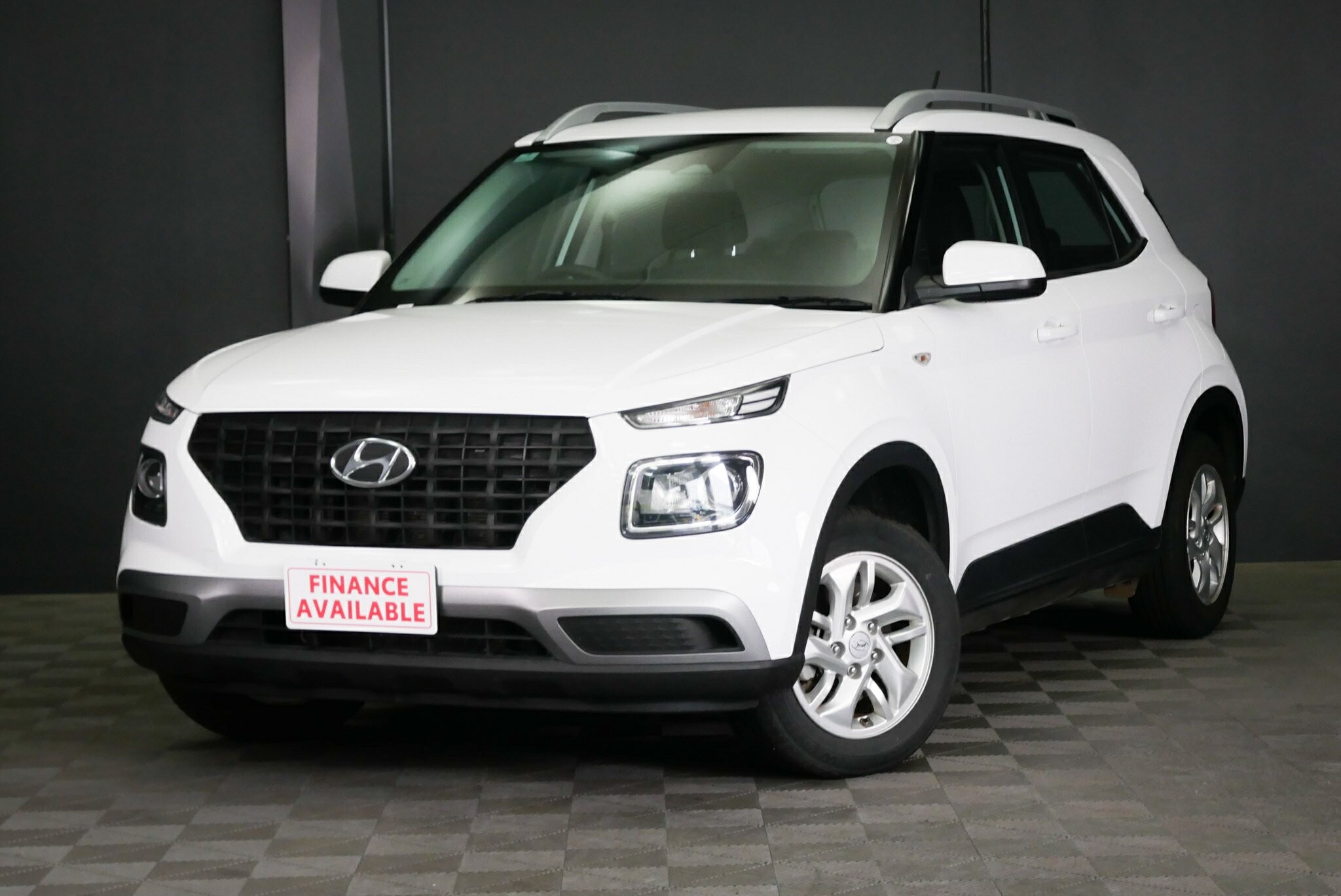 Hyundai Venue image 3