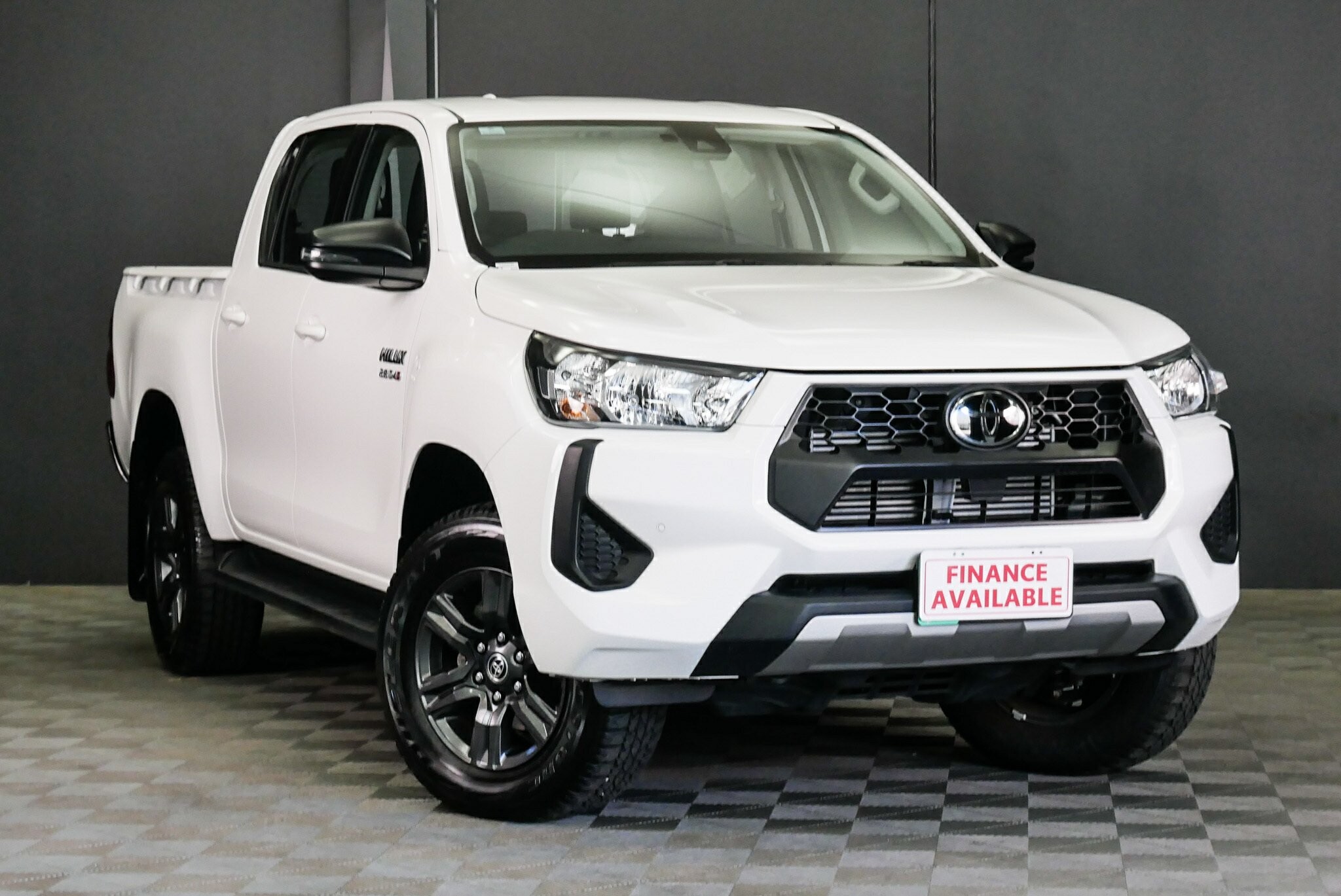 Toyota Hilux image 1