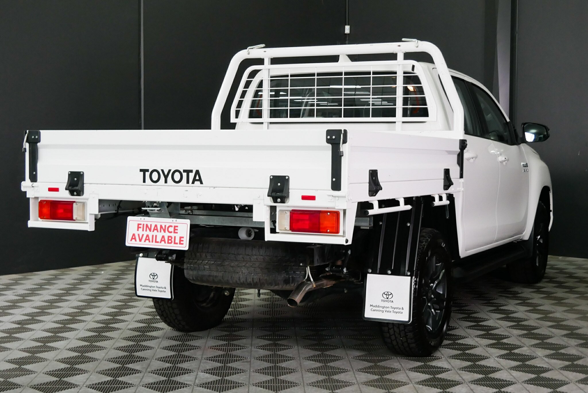 Toyota Hilux image 4