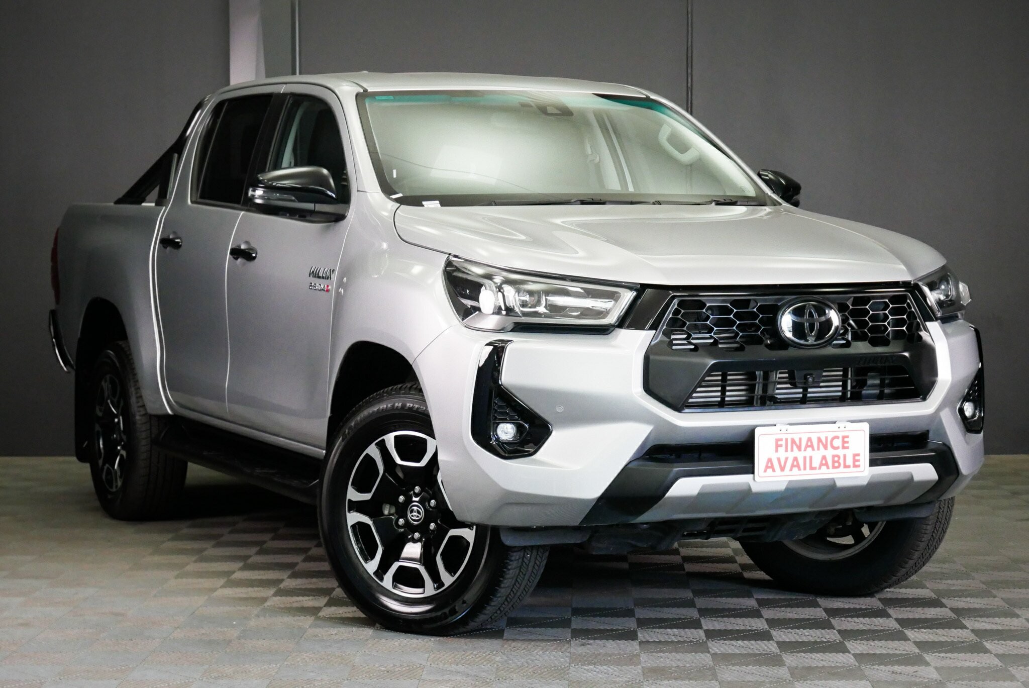Toyota Hilux image 1