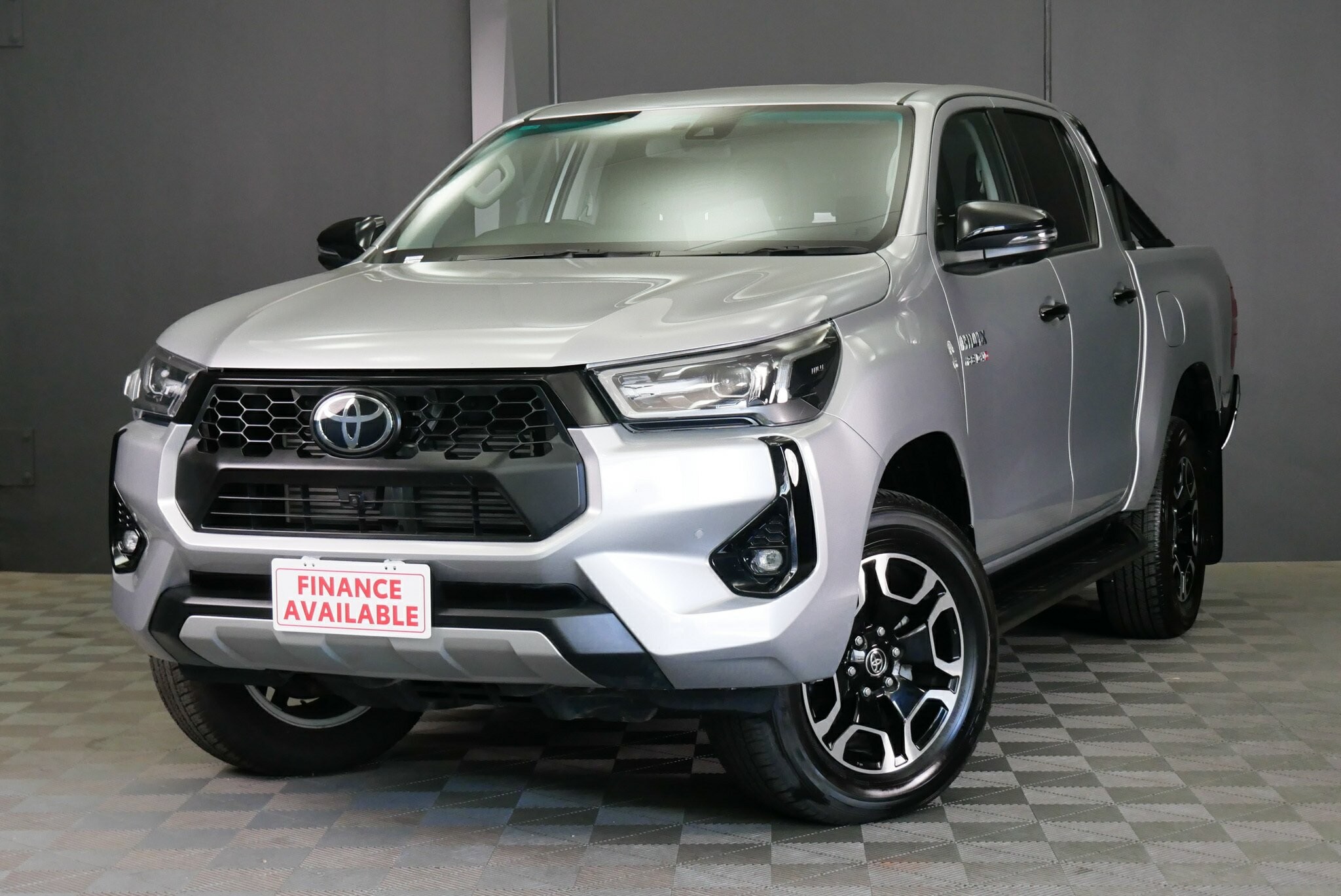 Toyota Hilux image 3