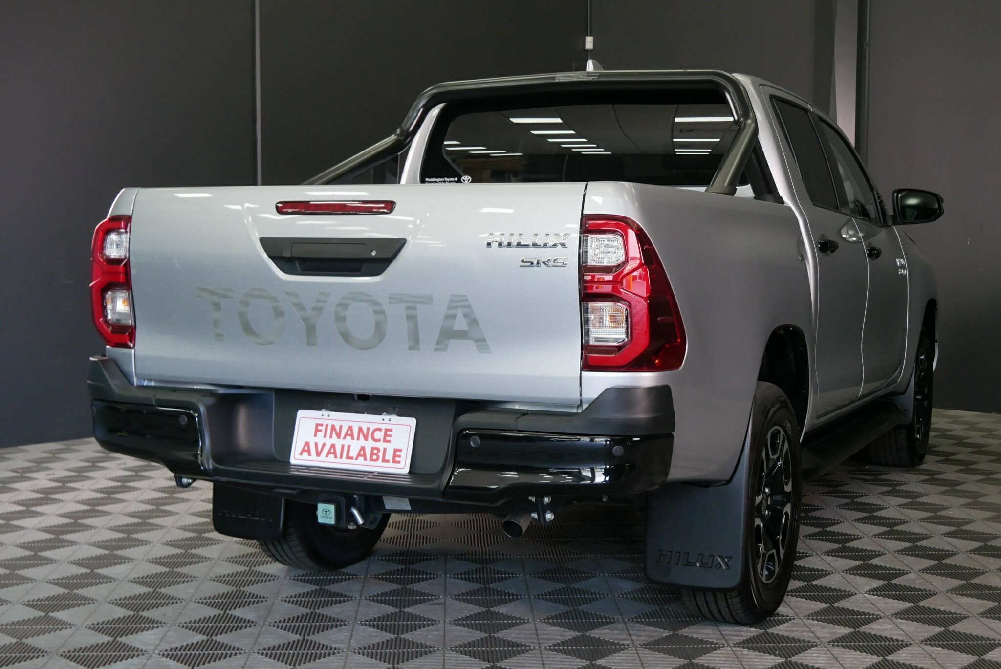 Toyota Hilux image 4