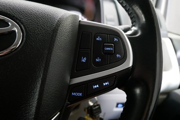 https://vehicle-cdn.autoleague.cloud/30640_U110745_14.jpg