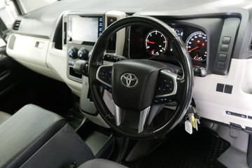 https://vehicle-cdn.autoleague.cloud/30640_U110745_19.jpg