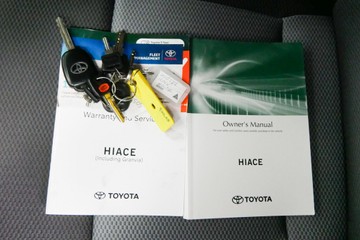 https://vehicle-cdn.autoleague.cloud/30640_U110745_21.jpg