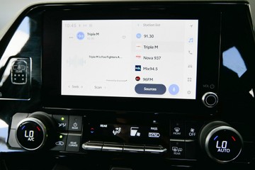 https://vehicle-cdn.autoleague.cloud/30640_U110756_10.jpg