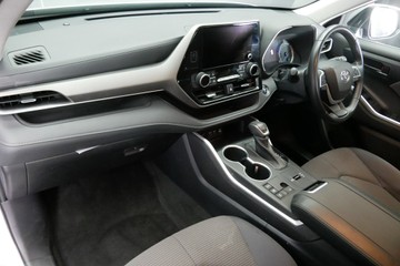 https://vehicle-cdn.autoleague.cloud/30640_U110756_18.jpg