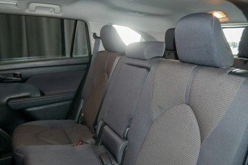 https://vehicle-cdn.autoleague.cloud/30640_U110756_20.jpg