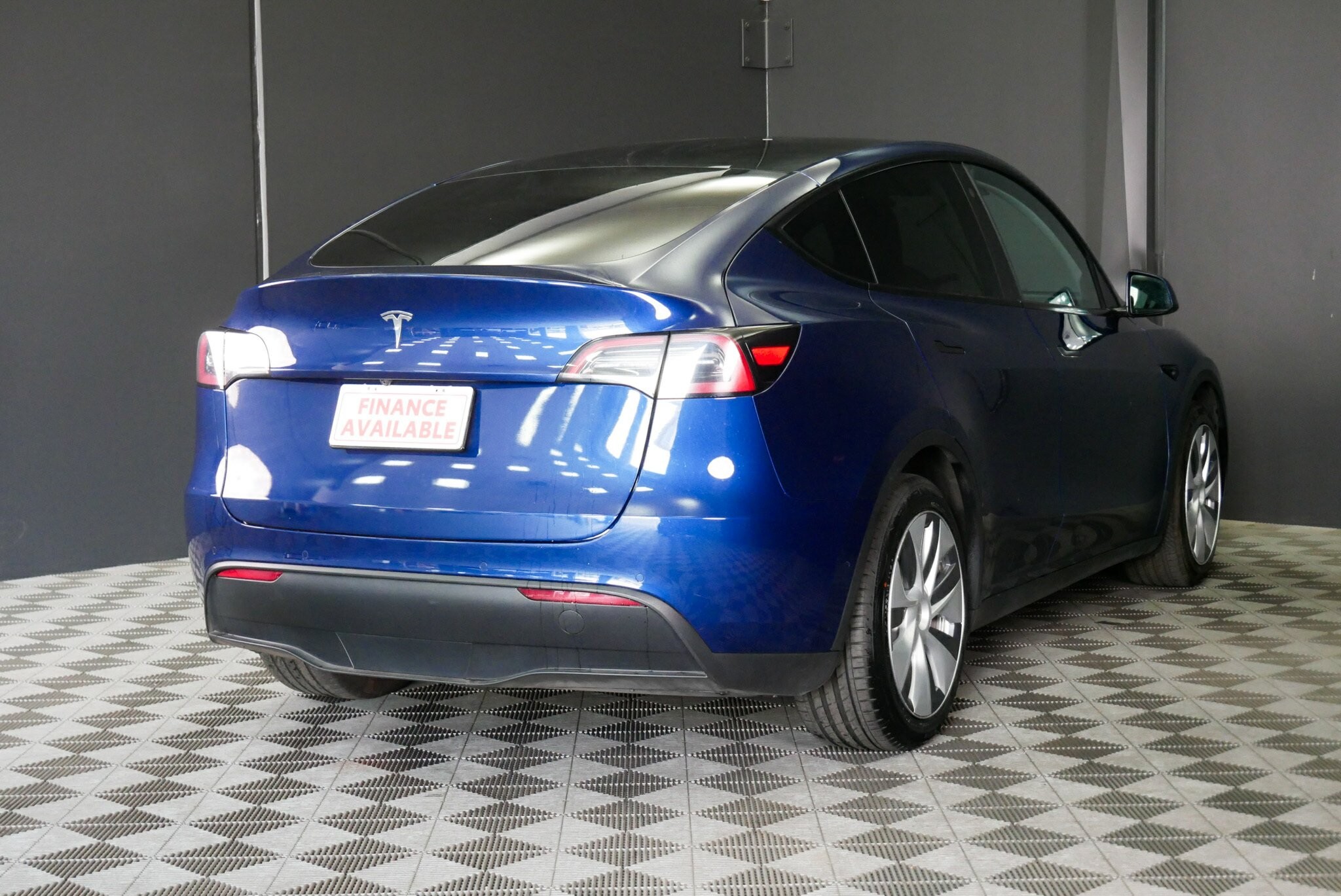 Tesla Model Y image 4