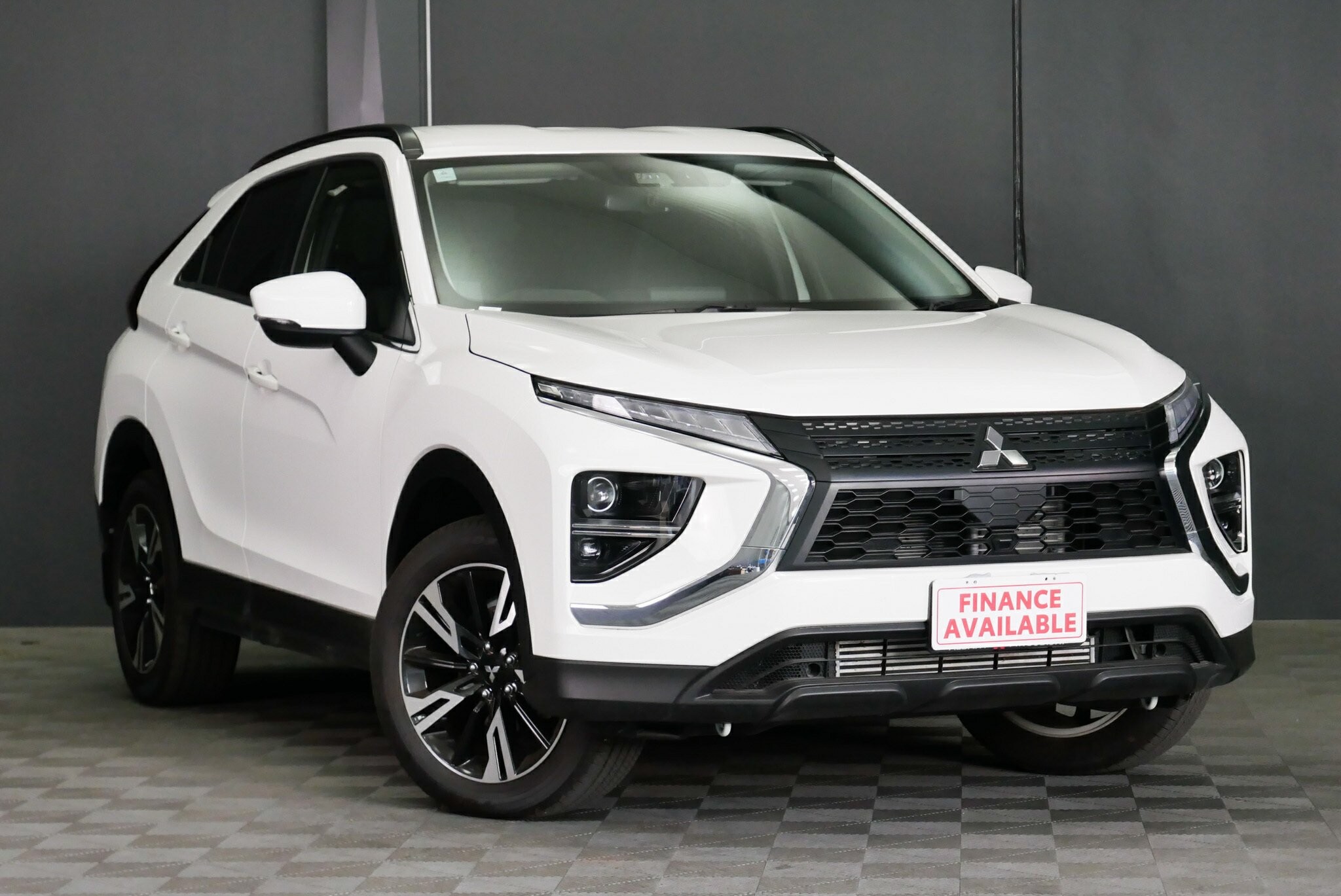Mitsubishi Eclipse Cross image 1