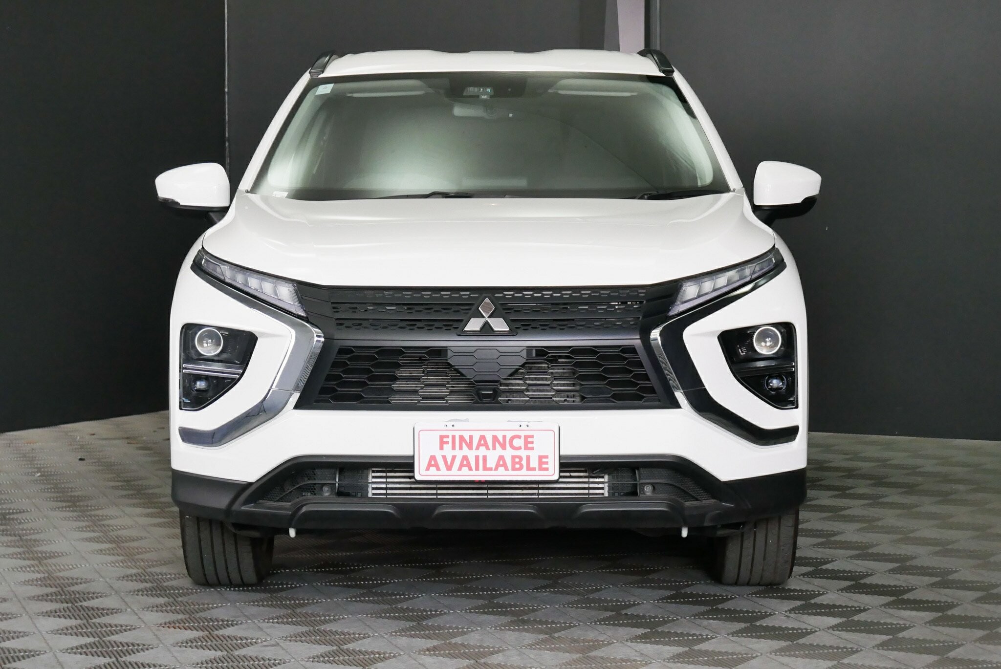 Mitsubishi Eclipse Cross image 2