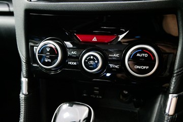 https://vehicle-cdn.autoleague.cloud/30640_U110803_11.jpg