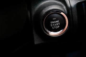 https://vehicle-cdn.autoleague.cloud/30640_U110803_16.jpg