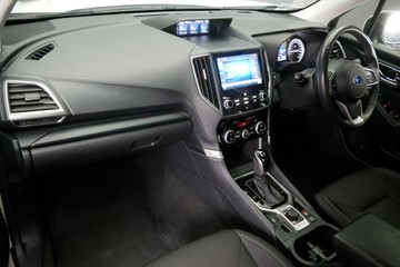 https://vehicle-cdn.autoleague.cloud/30640_U110803_17.jpg