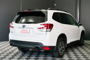 https://vehicle-cdn.autoleague.cloud/30640_U110803_4.jpg