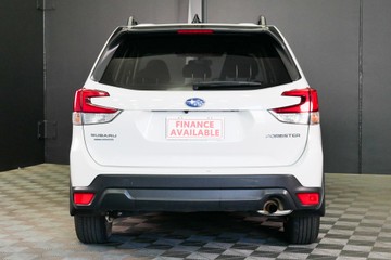 https://vehicle-cdn.autoleague.cloud/30640_U110803_5.jpg