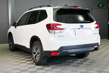 https://vehicle-cdn.autoleague.cloud/30640_U110803_6.jpg