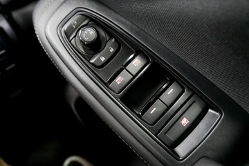 https://vehicle-cdn.autoleague.cloud/30640_U110811_15.jpg