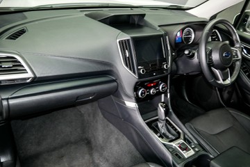 https://vehicle-cdn.autoleague.cloud/30640_U110811_17.jpg