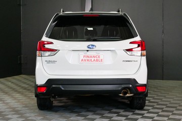 https://vehicle-cdn.autoleague.cloud/30640_U110811_5.jpg