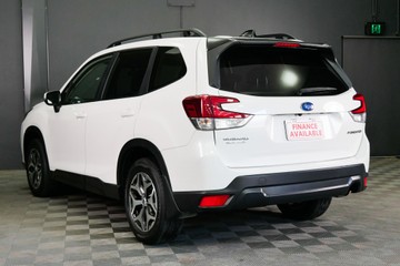 https://vehicle-cdn.autoleague.cloud/30640_U110811_6.jpg