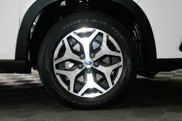 https://vehicle-cdn.autoleague.cloud/30640_U110811_7.jpg
