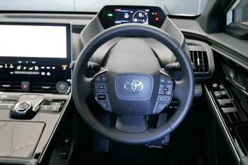 https://vehicle-cdn.autoleague.cloud/30640_U110823_11.jpg