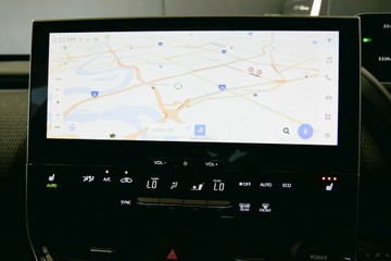 https://vehicle-cdn.autoleague.cloud/30640_U110823_12.jpg