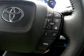 https://vehicle-cdn.autoleague.cloud/30640_U110823_17.jpg