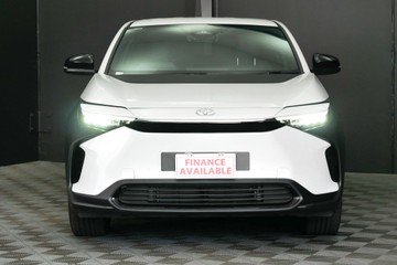 https://vehicle-cdn.autoleague.cloud/30640_U110823_2.jpg