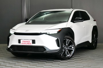 https://vehicle-cdn.autoleague.cloud/30640_U110823_3.jpg