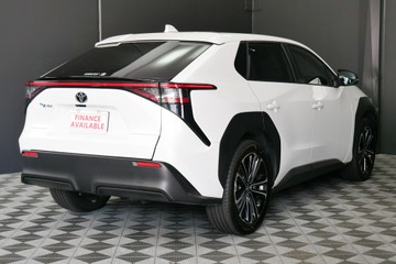 https://vehicle-cdn.autoleague.cloud/30640_U110823_4.jpg