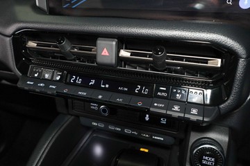 https://vehicle-cdn.autoleague.cloud/30640_U110834_17.jpg