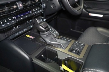 https://vehicle-cdn.autoleague.cloud/30640_U110834_25.jpg