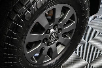 https://vehicle-cdn.autoleague.cloud/30640_U110834_8.jpg